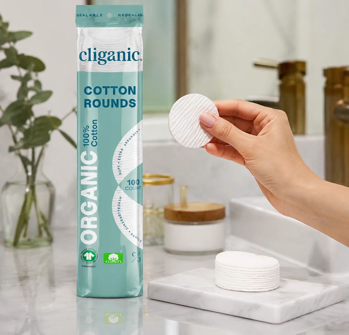 Cliganic Organic Cotton Rounds packaging and cotton pads