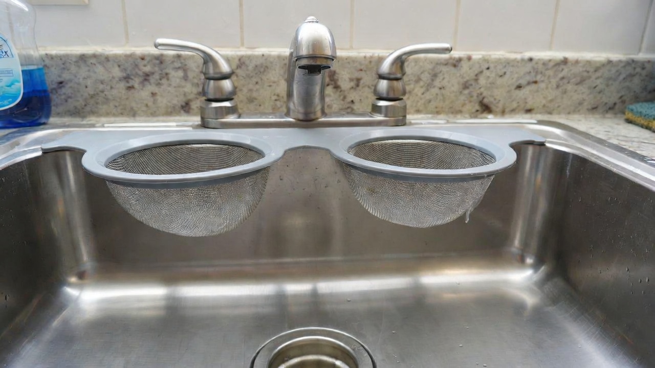 Stainless steel double-layer sink strainer with safe edges